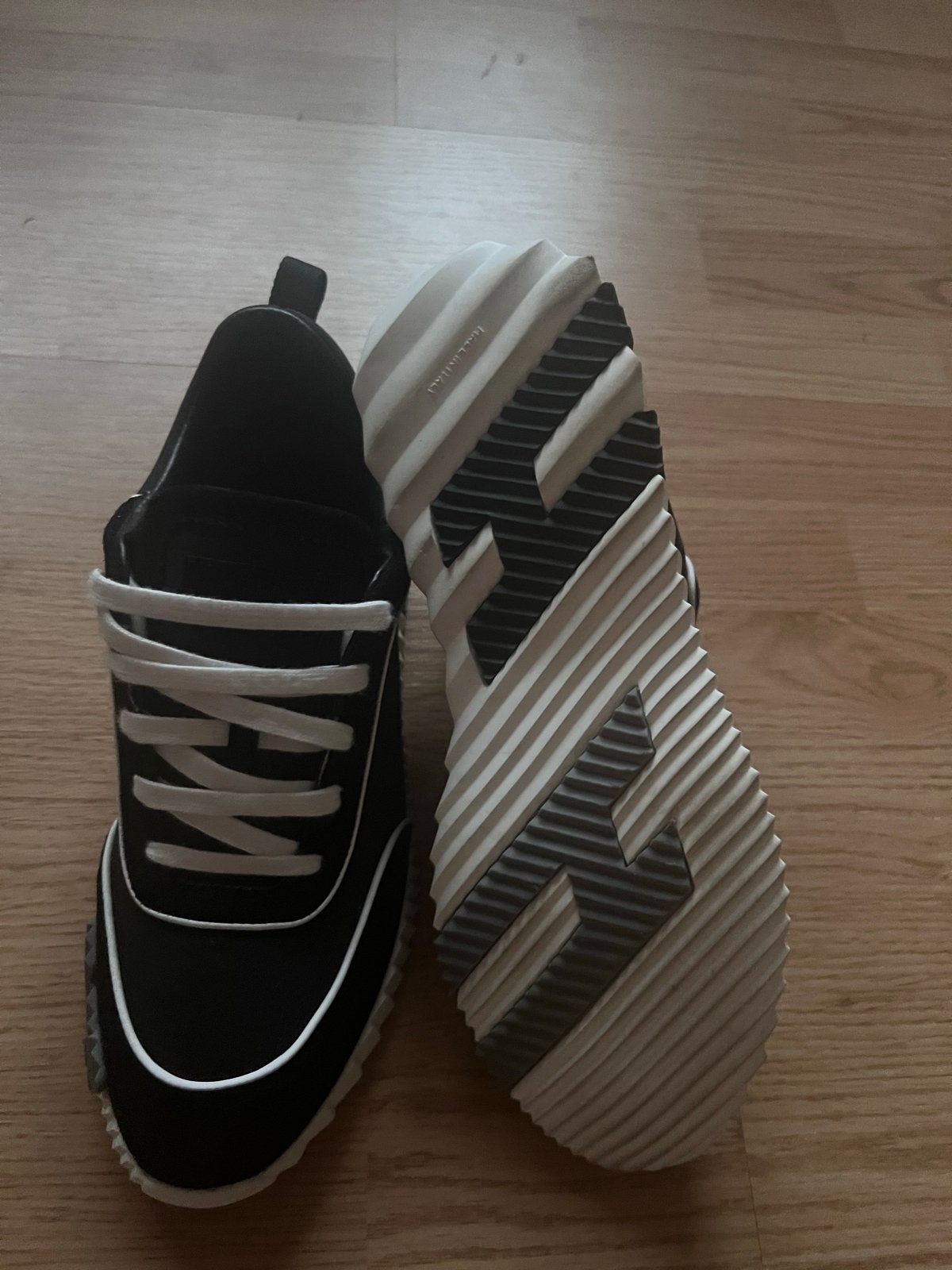 Hermes Bouncing Sneakers - Maat 44, Kleding | Heren, Schoenen, Ophalen of Verzenden, Gedragen, Zwart, Sneakers of Gympen