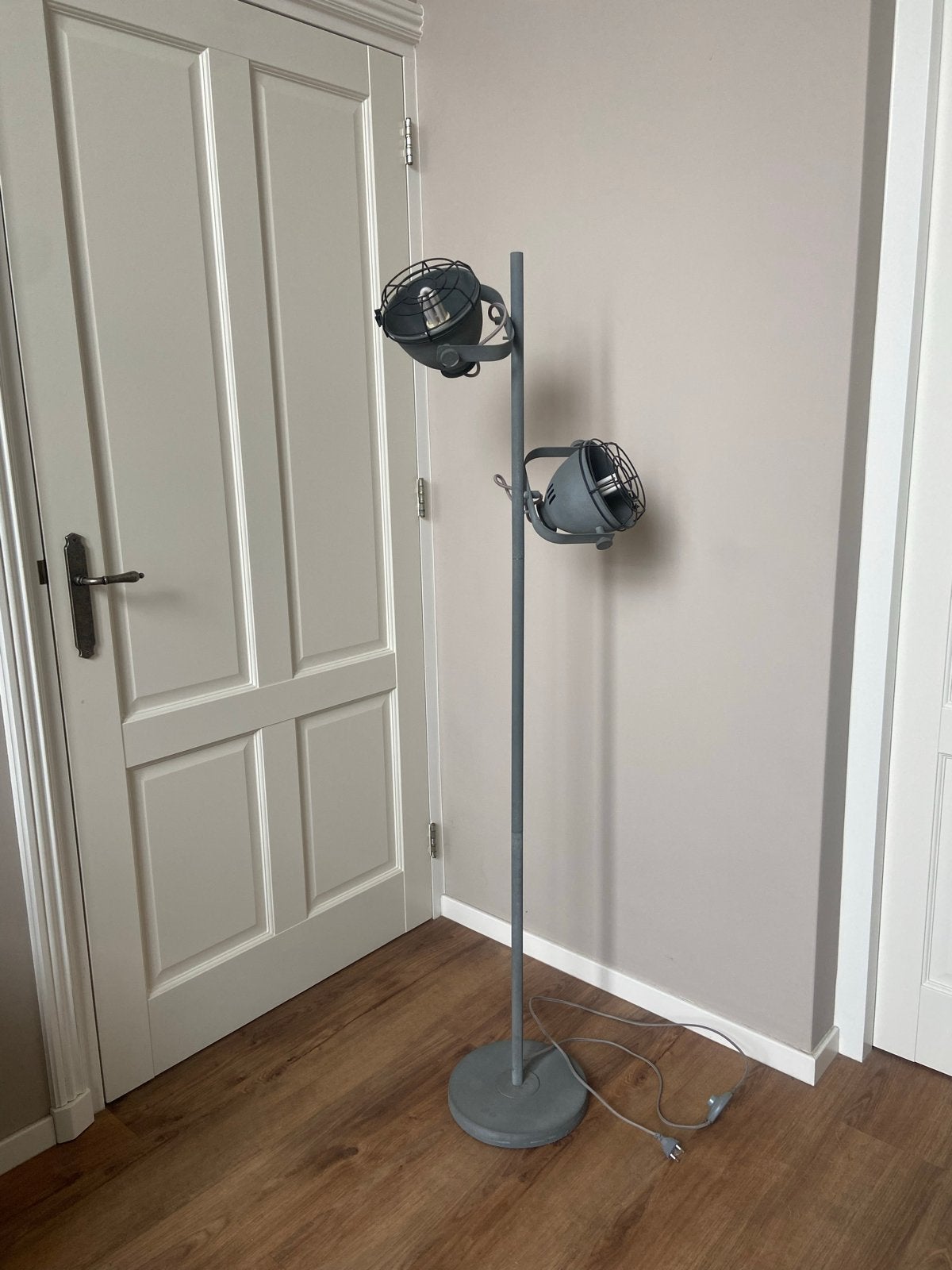 Stoere grijze vloerlamp met twee verstelbare spots, Ophalen, Gebruikt, Metaal, 150 tot 200 cm