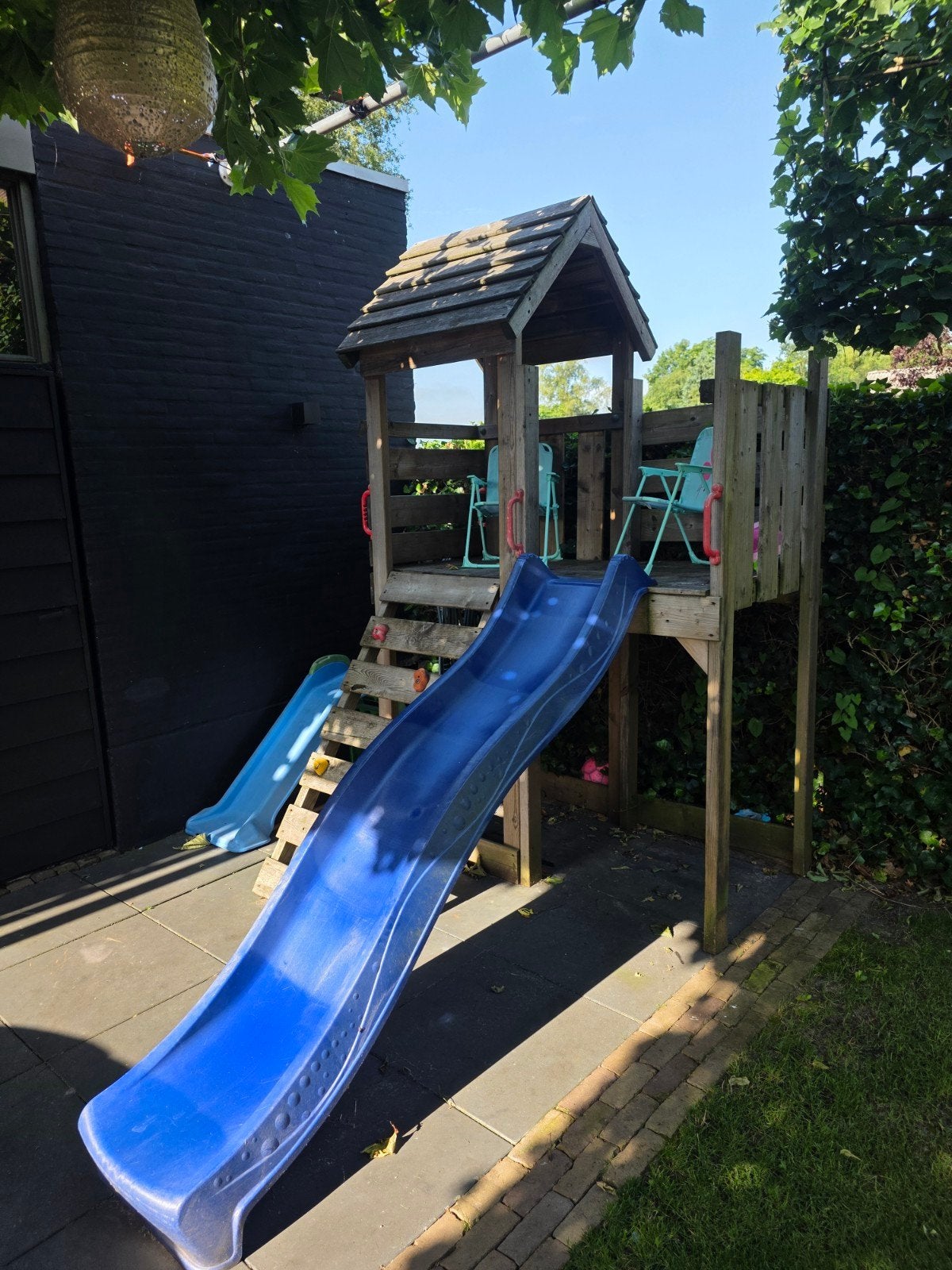 Speeltoestel met glijbaan, Kinderen en Baby's, Speelgoed | Buiten | Speeltoestellen, Ophalen, Zo goed als nieuw, Glijbaan