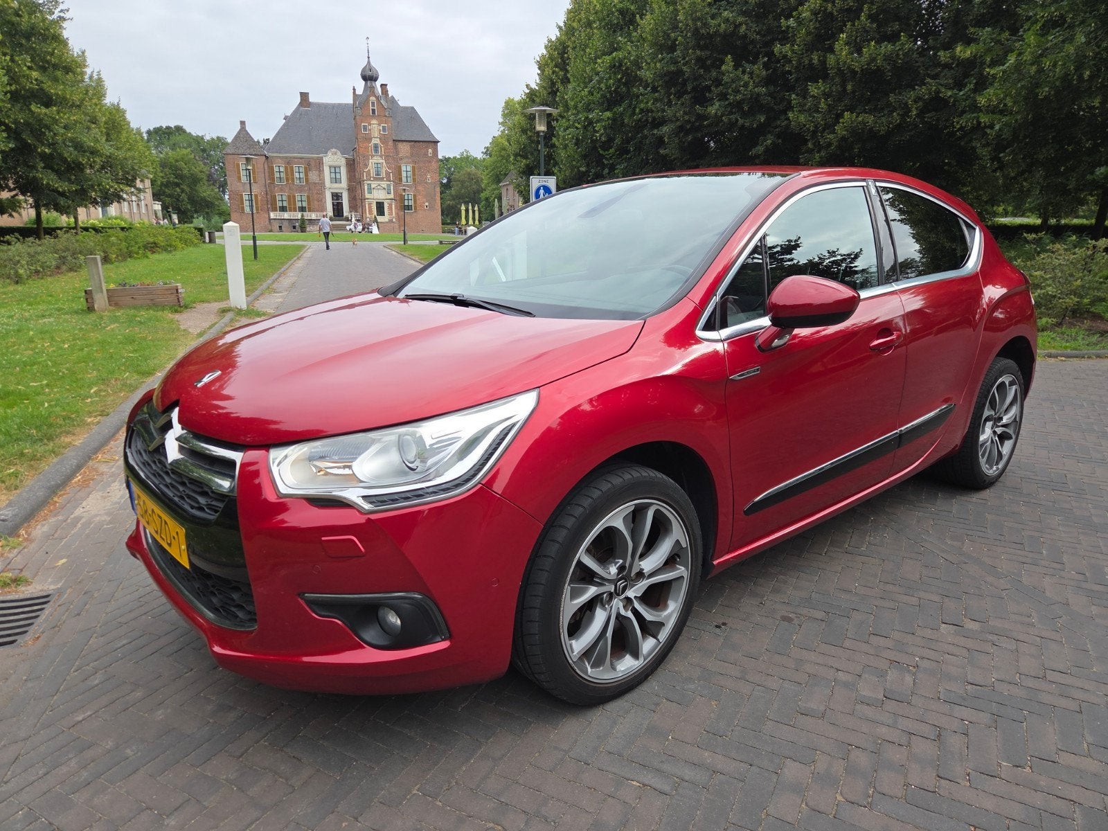 Citroën DS4 1.6  200pk  Ds spirit M sport 012 Rood ,apk 2027