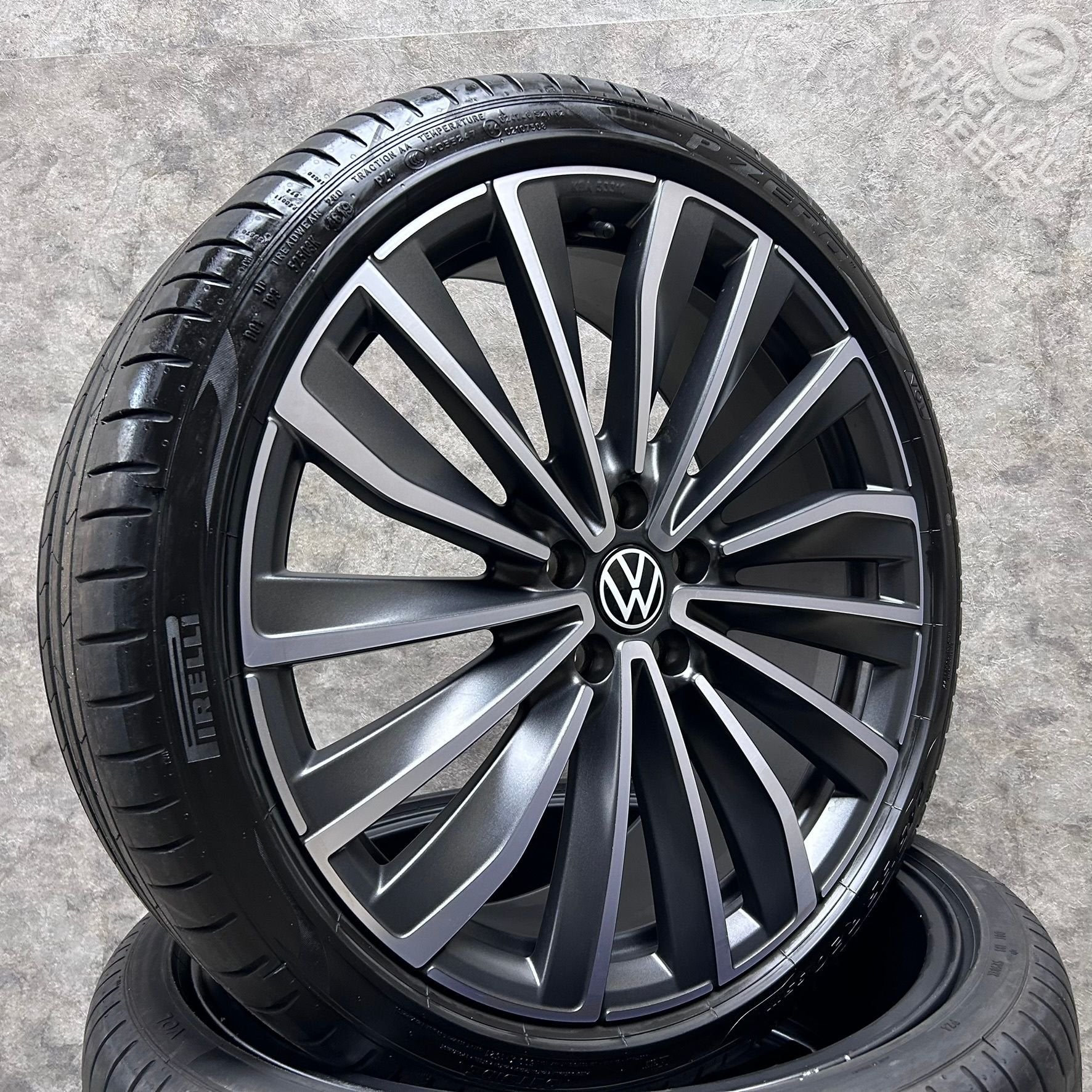 20 inch originele velgen + zomerbanden Volkswagen Passat, -, -, Banden en Velgen, Ophalen of Verzenden