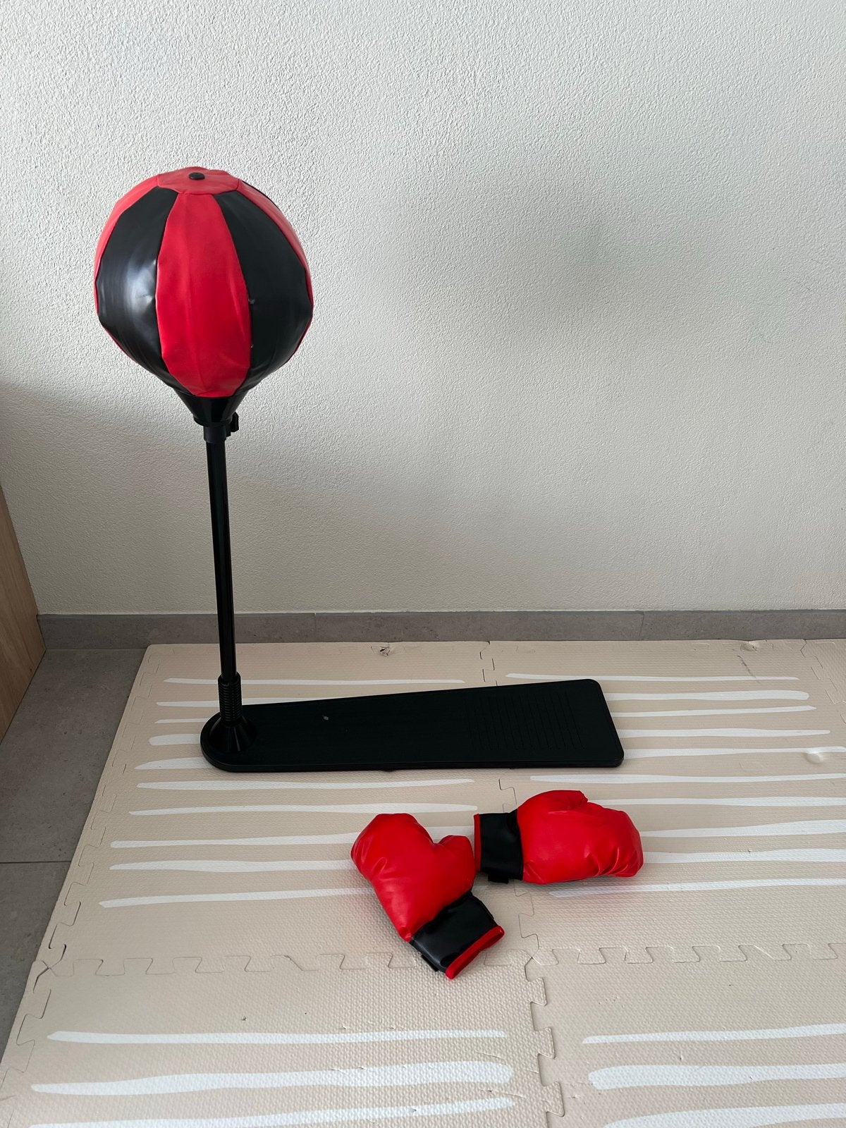 Boksbal boksset met handschoenen en pomp - Zo goed als nieuw, Ophalen, Zo goed als nieuw, Boksbal