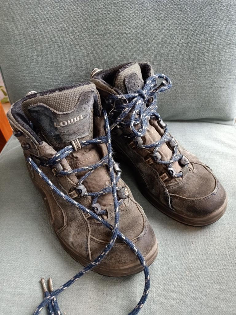Lowa bergschoenen 37, Gebruikt, Lowa, Jongen of Meisje, Overige typen