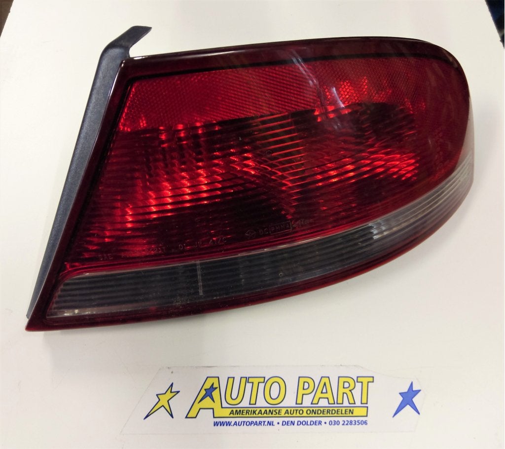 Chrysler Sebring sedan achterlicht 2001-2006, Auto-onderdelen, Verlichting, Gebruikt, PO Box 21-8004 | Auburn Hills, MI 48321-8004