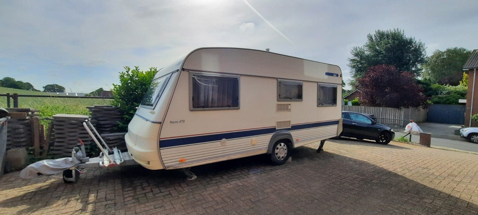 Wilk Stern 470 Caravan – Bj 2000 – €4900 Incl Brand voortent, Caravans en Kamperen, Caravans, Hordeur, Rondzit, Particulier, Dwarsbed