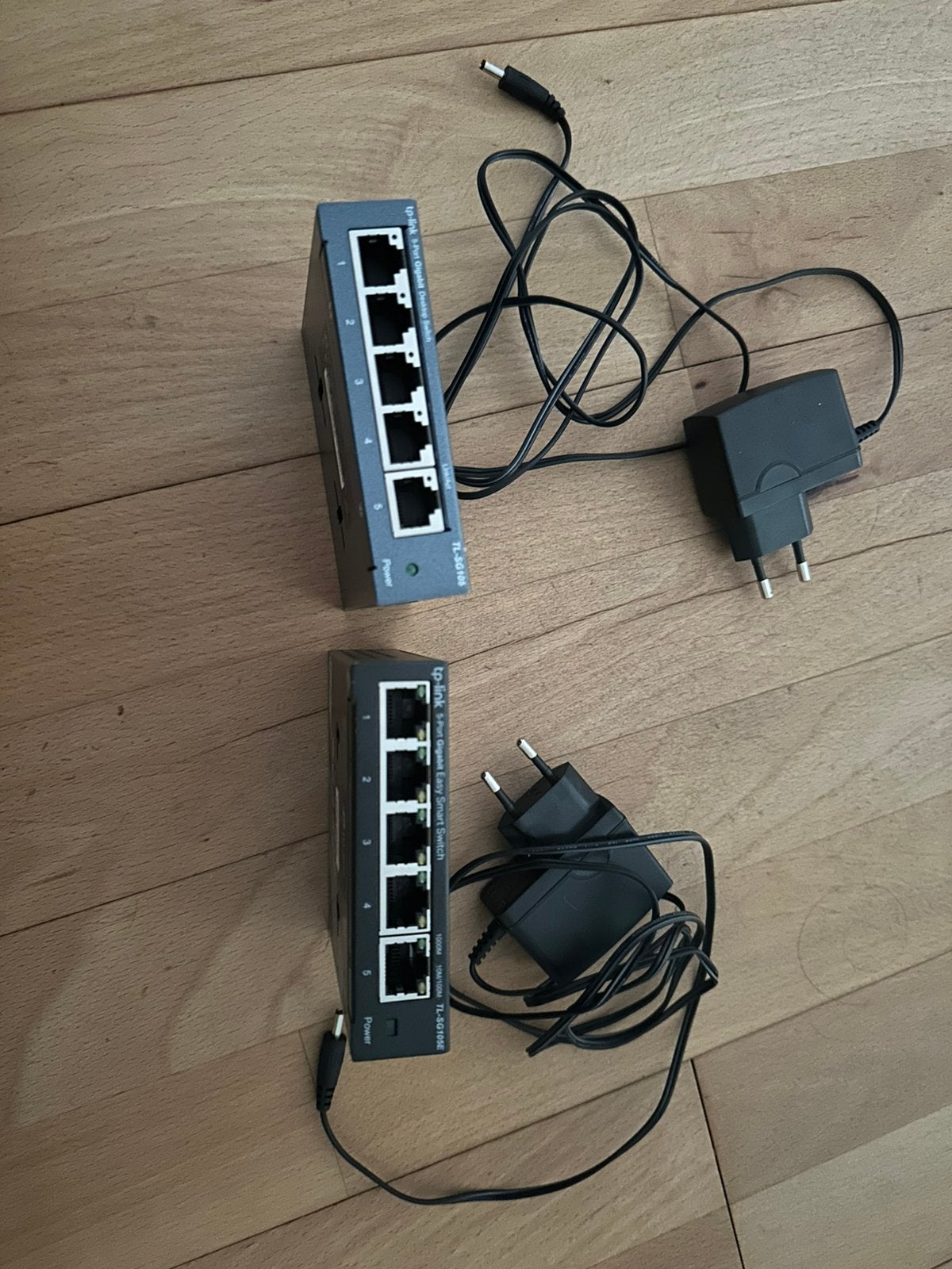 Tp link managed + unmanaged ethernet switch, Computers en Software, Ophalen of Verzenden, Zo goed als nieuw