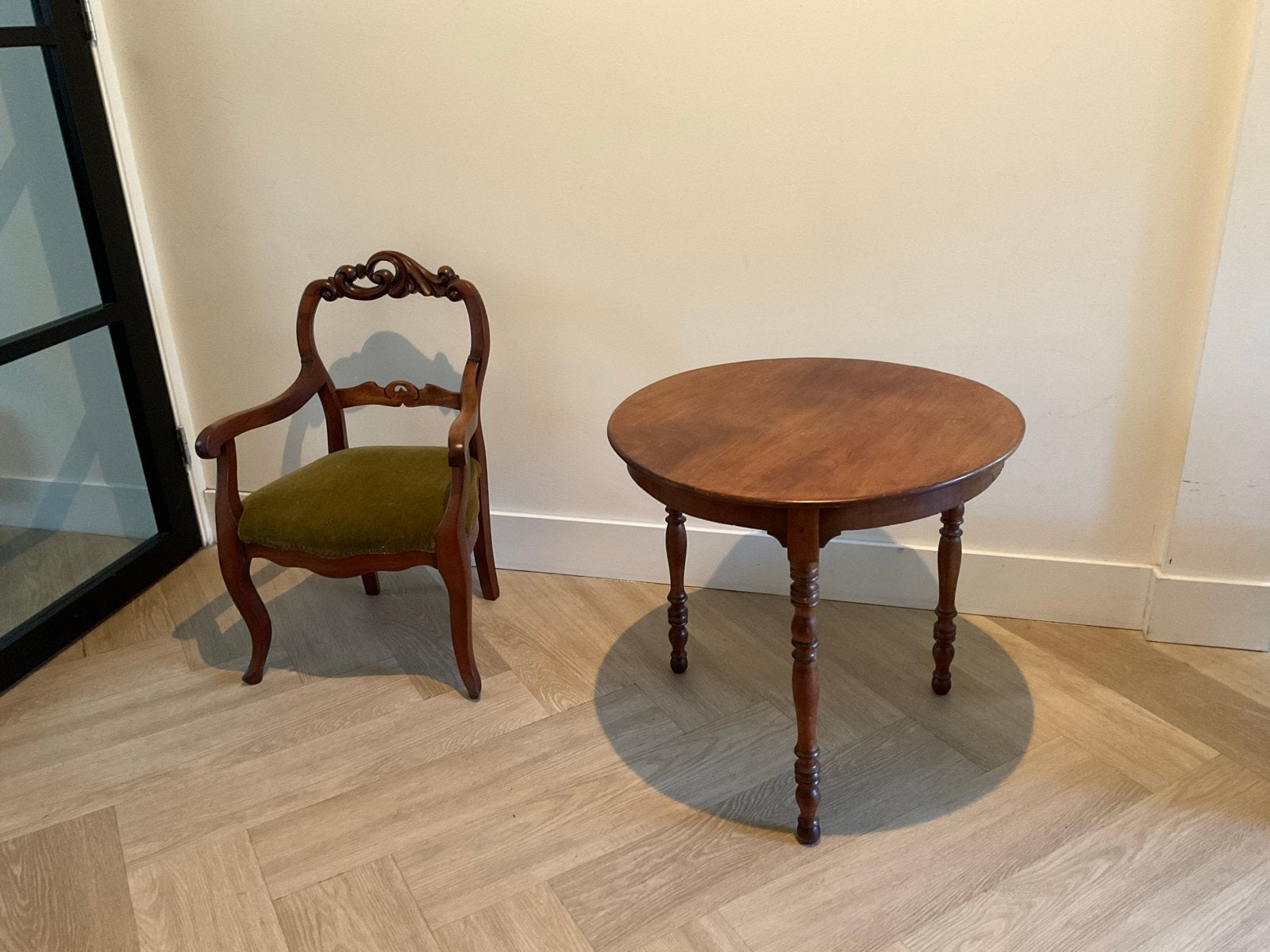 Antieke houten stoel en ronde tafel set voor kind, Ophalen