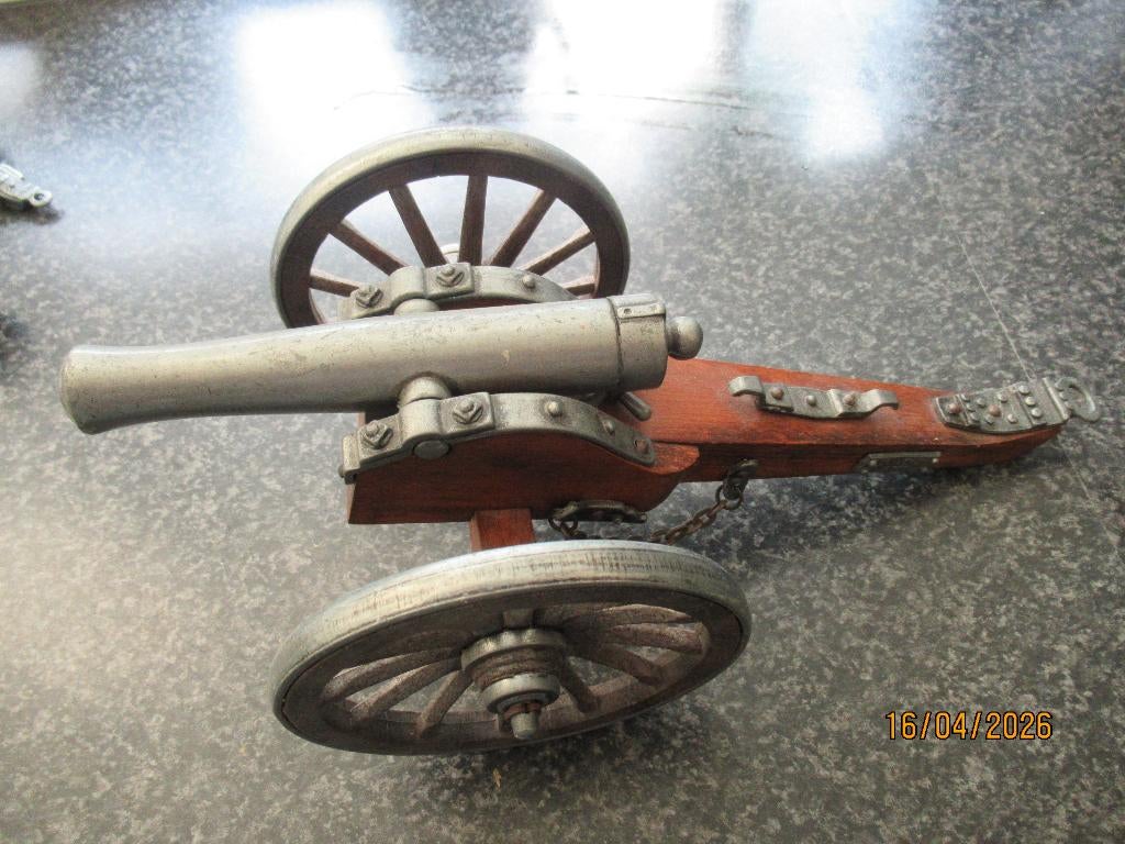 NAPOLEONTISCHE KANON VAN HOUT EN METAAL -SCHAALMODEL, Antiek en Kunst, Ophalen of Verzenden