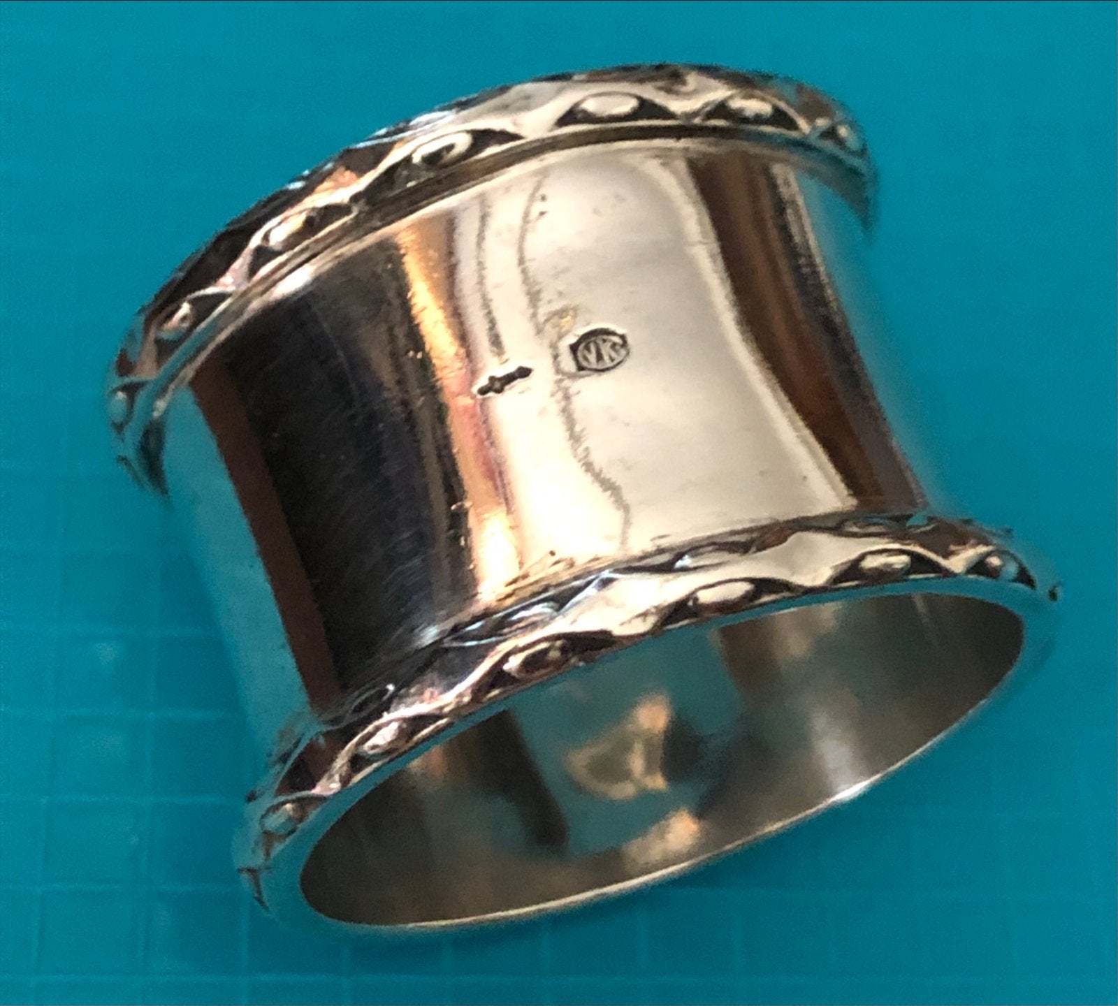 Antieke Zilveren Servetring met Reliëfranden, Ophalen of Verzenden, Zilver