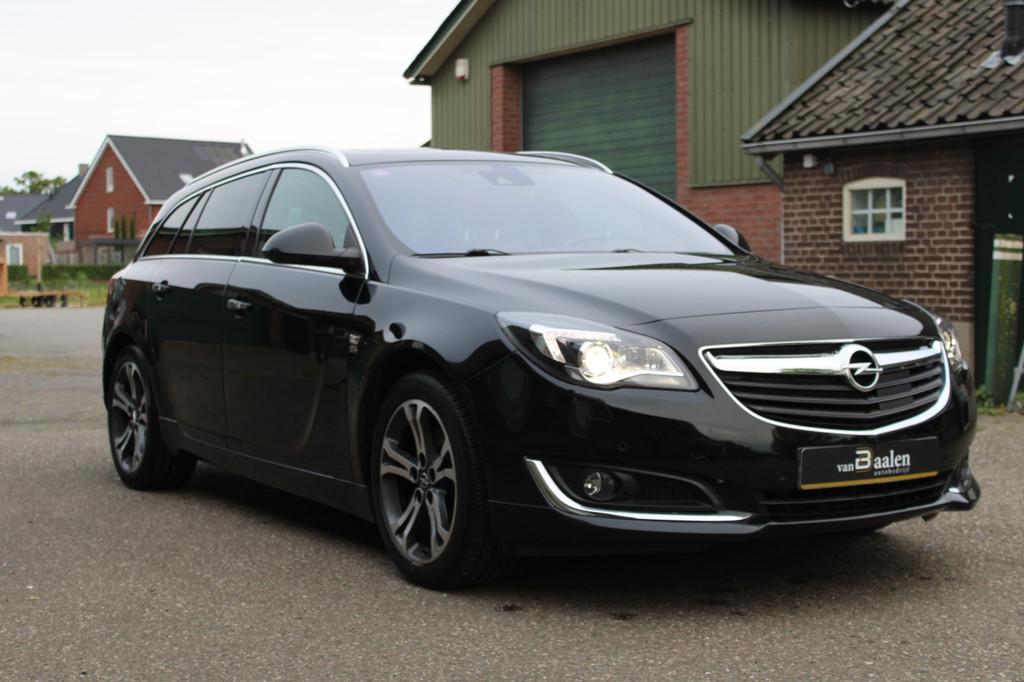Opel Insignia Sports Tourer 1.6 T Executive SPORT PANO LEER, Auto's, Opel, Voorwielaandrijving, 15 km/l, Gebruikt, Euro 6