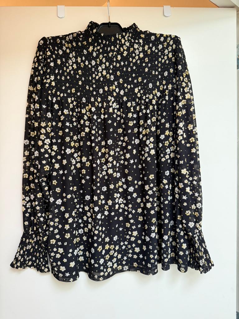 Fabienne chapot truitje trui blouse zwart bloemen me xl zgan, Kleding | Dames, Ophalen of Verzenden, Zo goed als nieuw, Maat 46/48 (XL) of groter