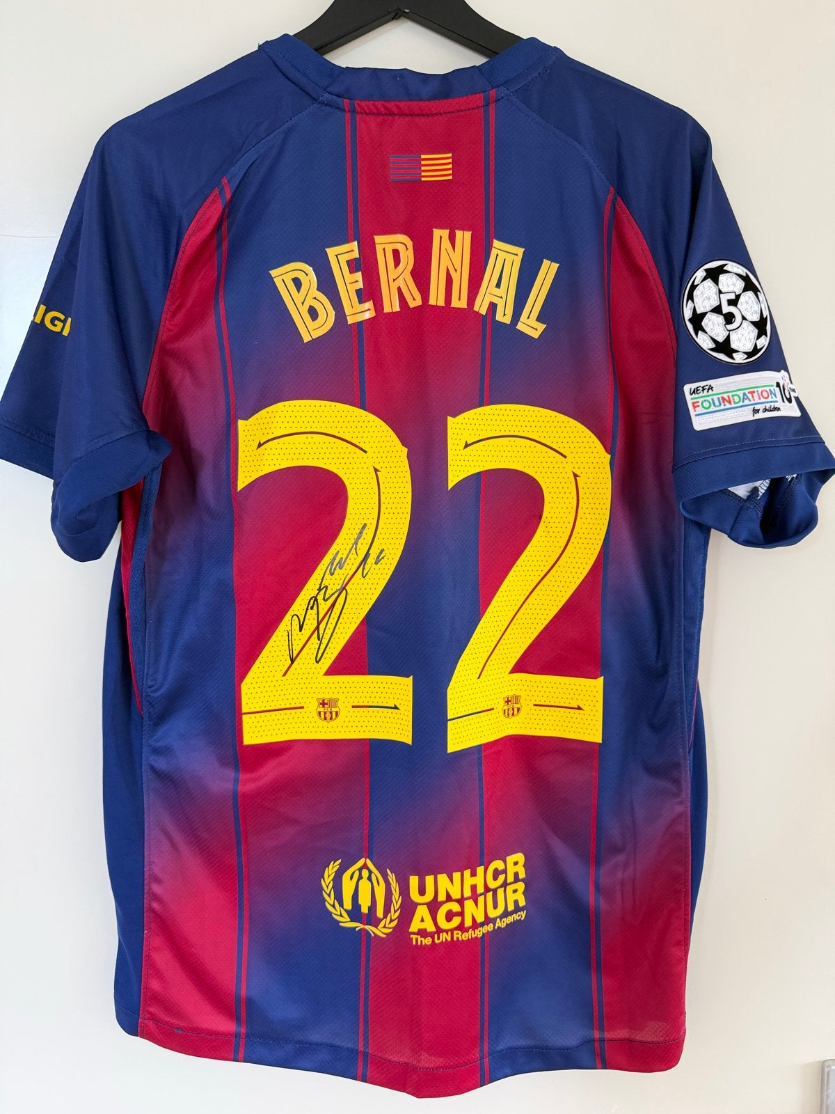 Gesigneerd FC Barcelona shirt - Talent Bernal #22, Ophalen of Verzenden, Zo goed als nieuw, Shirt