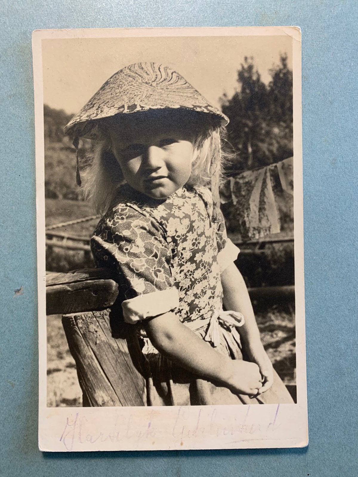 1945 Meisje met hoed, Verzamelen, Ophalen of Verzenden, 1940 tot 1960, Gelopen, Kinderen