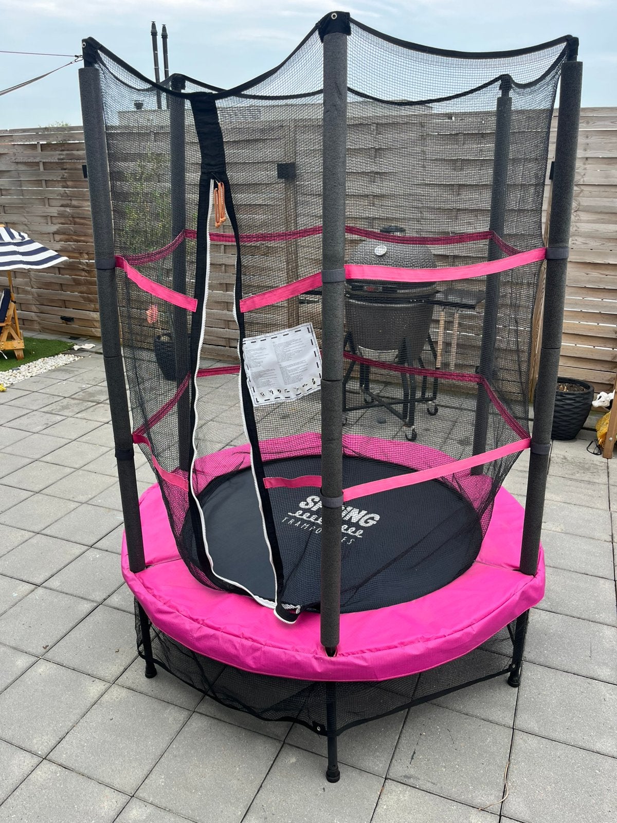 Roze trampoline, Ophalen, Zo goed als nieuw