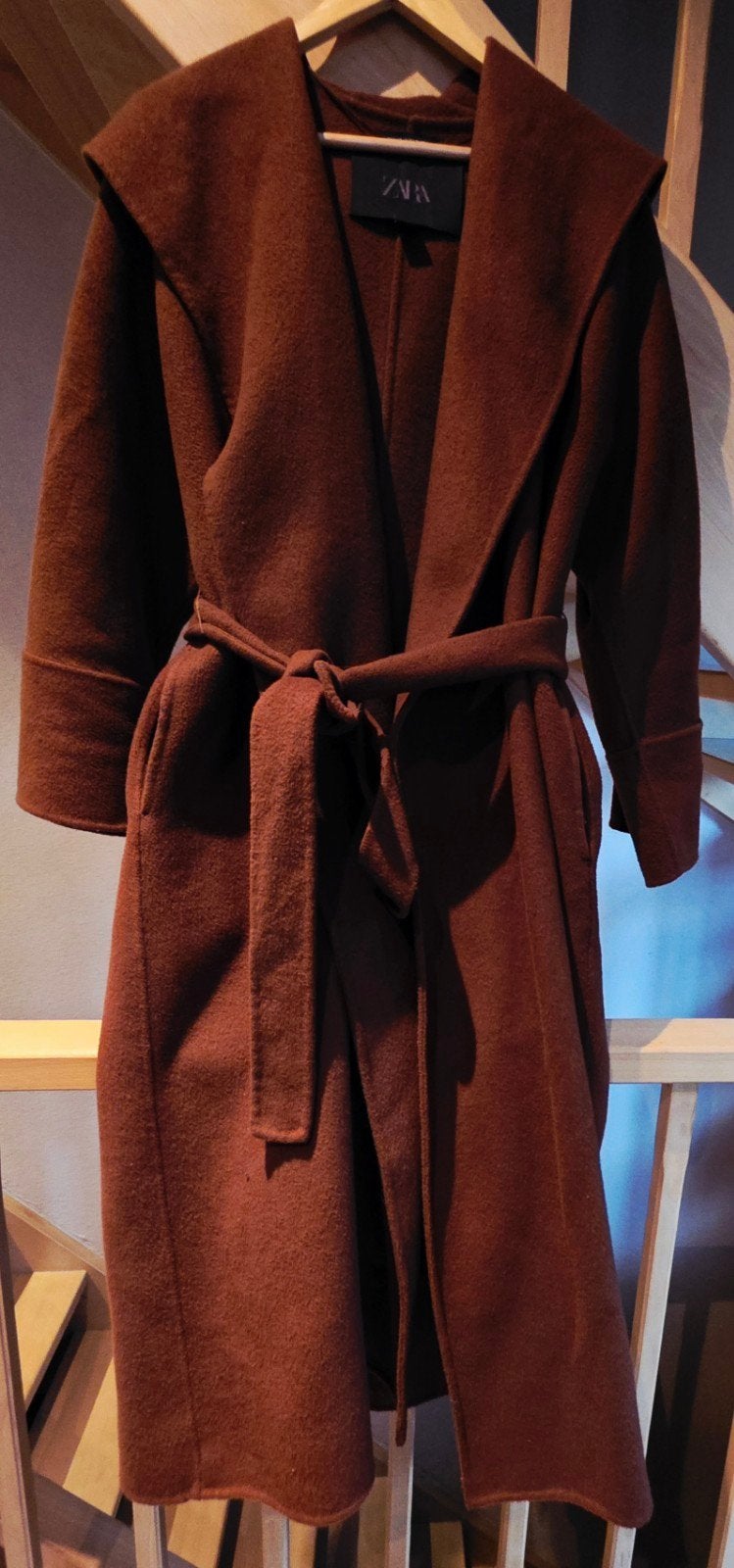 Prachtige lange mantel Camelbruin Zara Woolcollection mt S!, Kleding | Dames, Bruin, Ophalen of Verzenden, Zo goed als nieuw, Maat 36 (S)