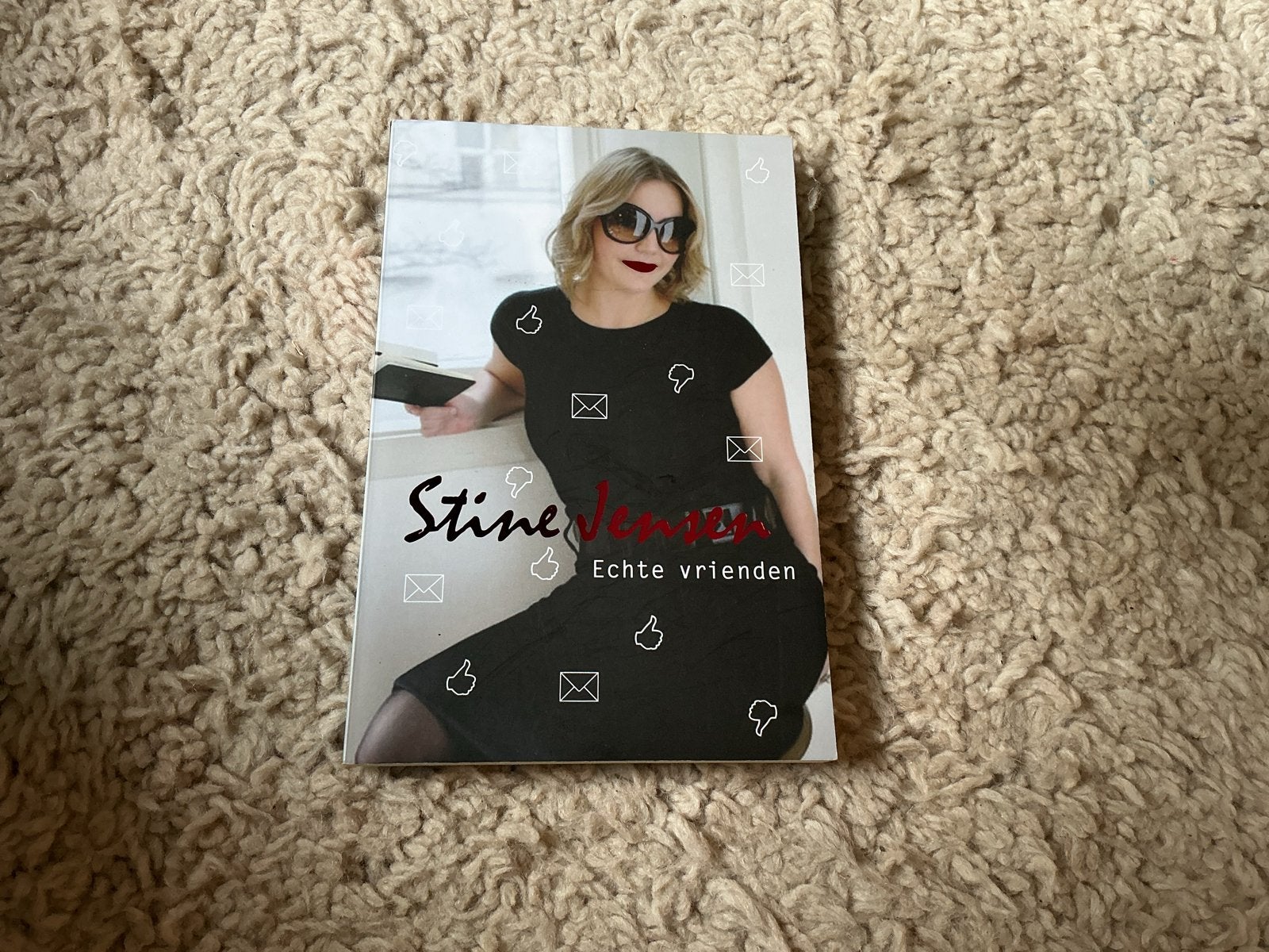 Stine Jensen - Echte vrienden (Boek) opbr giro 555, Boeken, Ophalen of Verzenden, Nieuw, Nederland