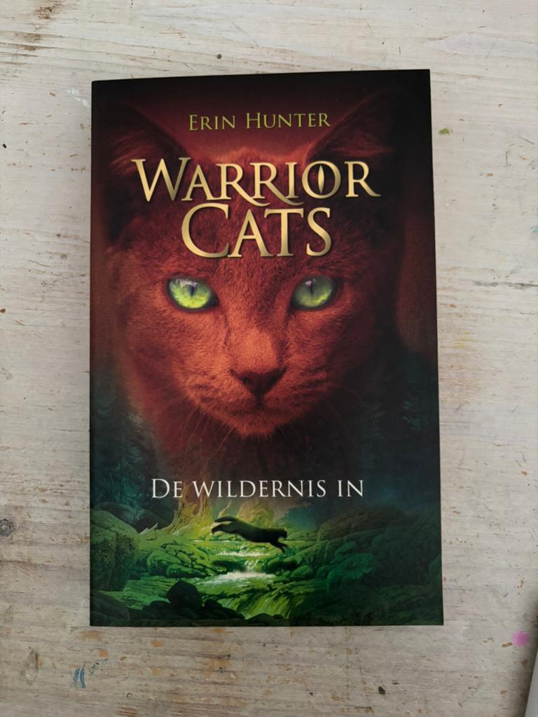 Erin Hunter - De wildernis in (Warrior Cats), Boeken, Ophalen of Verzenden, Zo goed als nieuw, Erin Hunter