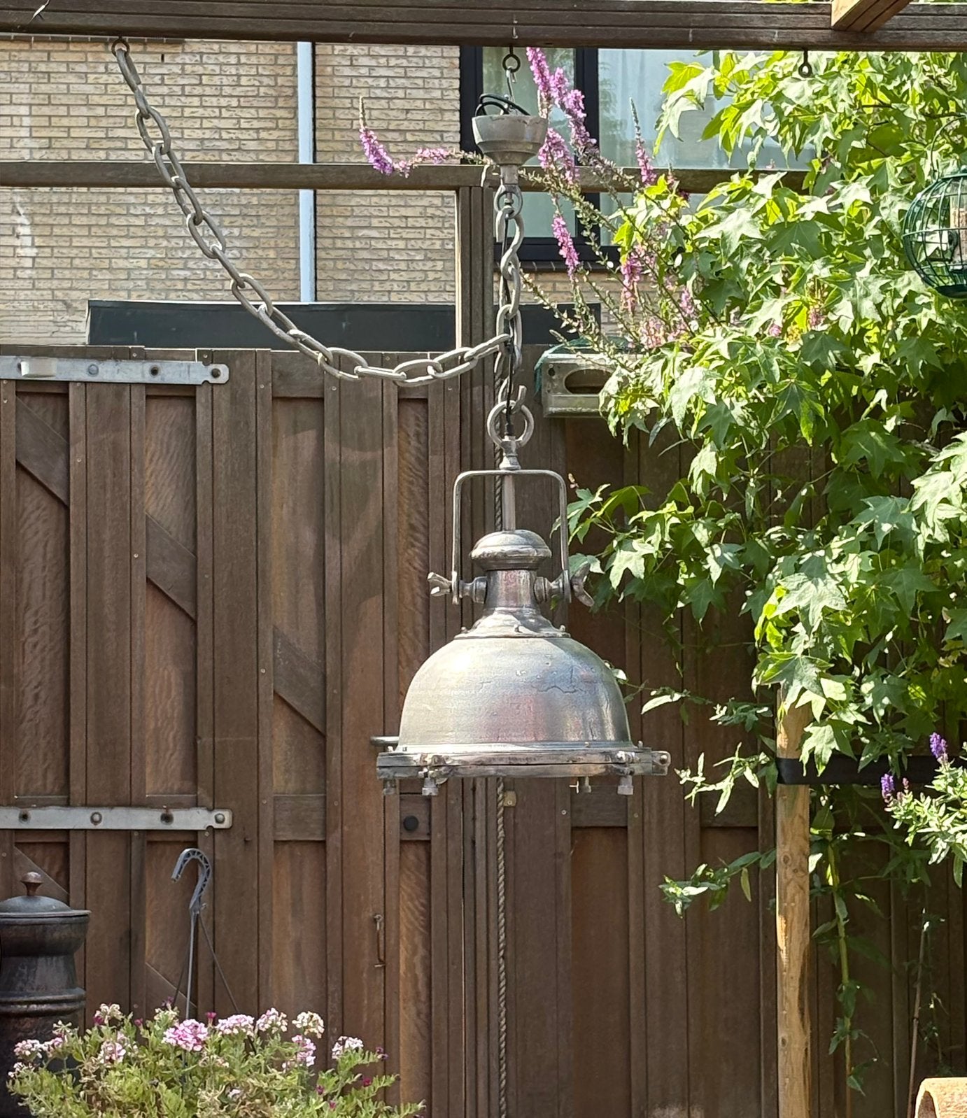 Industriële lamp met ketting van gietijzer - zgan, Huis en Inrichting, Lampen | Hanglampen, Ophalen, E27 (groot), Zo goed als nieuw