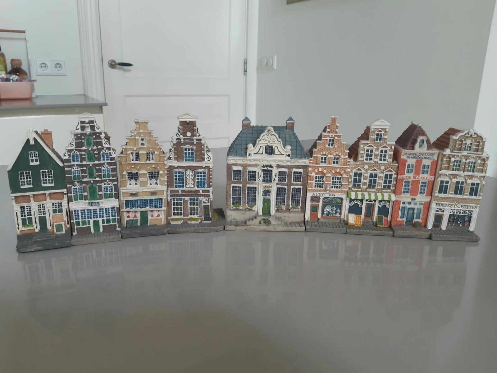 set van  9 Grachtenpandjes uitgegeven door Blokker, Verzamelen, KLM Huisjes, Ophalen of Verzenden, Zo goed als nieuw