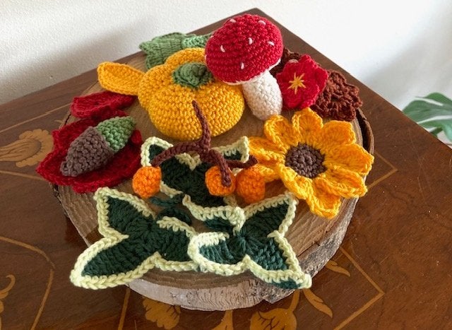 Gehaakte herfst 16 st deco blaadjes pompoen paddenstoel ea, Hobby en Vrije tijd, Breien en Haken, Ophalen of Verzenden, Nieuw