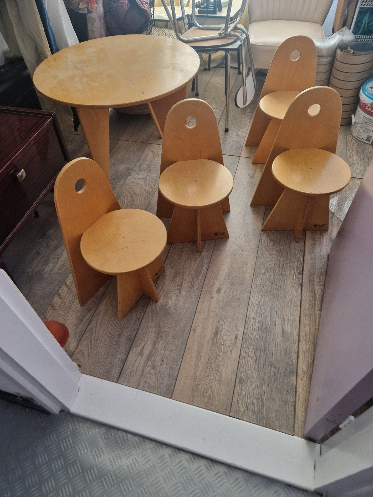 houten kinder tafel rond met 4 stoeltjes, Ophalen, Gebruikt, Tafel(s) en Stoel(en)
