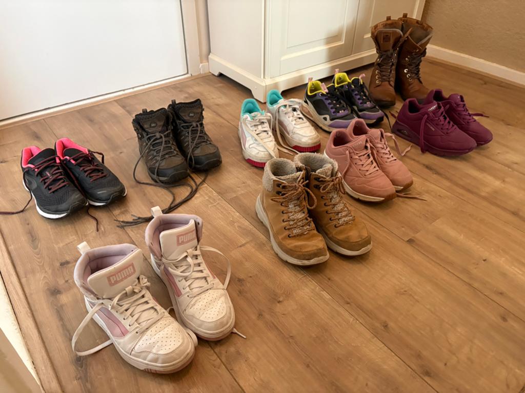 Schoenen te koop, Ophalen of Verzenden, Gedragen, Overige kleuren, Sneakers of Gympen