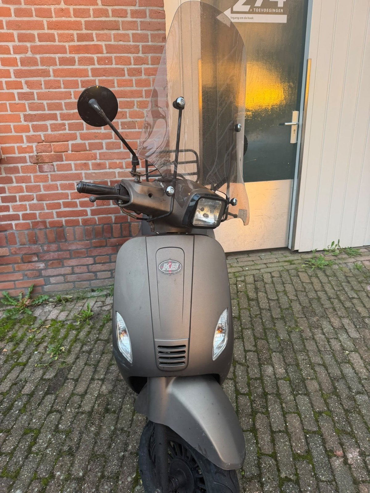 KB Scooter met brandschade - voor onderdelen/reparatie, Fietsen en Brommers, Ophalen, Gebruikt, KB