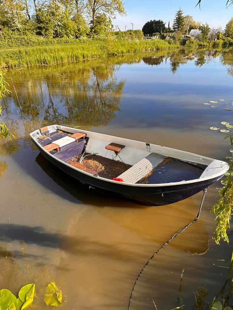 Stabiele roeiboot/visboot, ideaal voor recreatie, Ophalen, Gebruikt