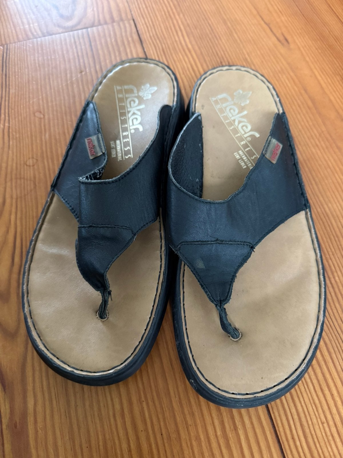 Zwart leren slippers, maat 41- Rieker, Slippers, Zwart, Ophalen of Verzenden, Zo goed als nieuw