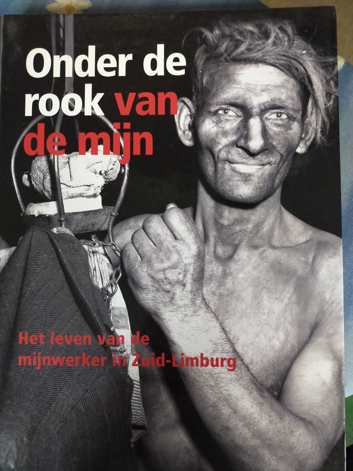 Onder de rook van de mijn, Boeken, Ophalen, 20e eeuw of later, Zo goed als nieuw