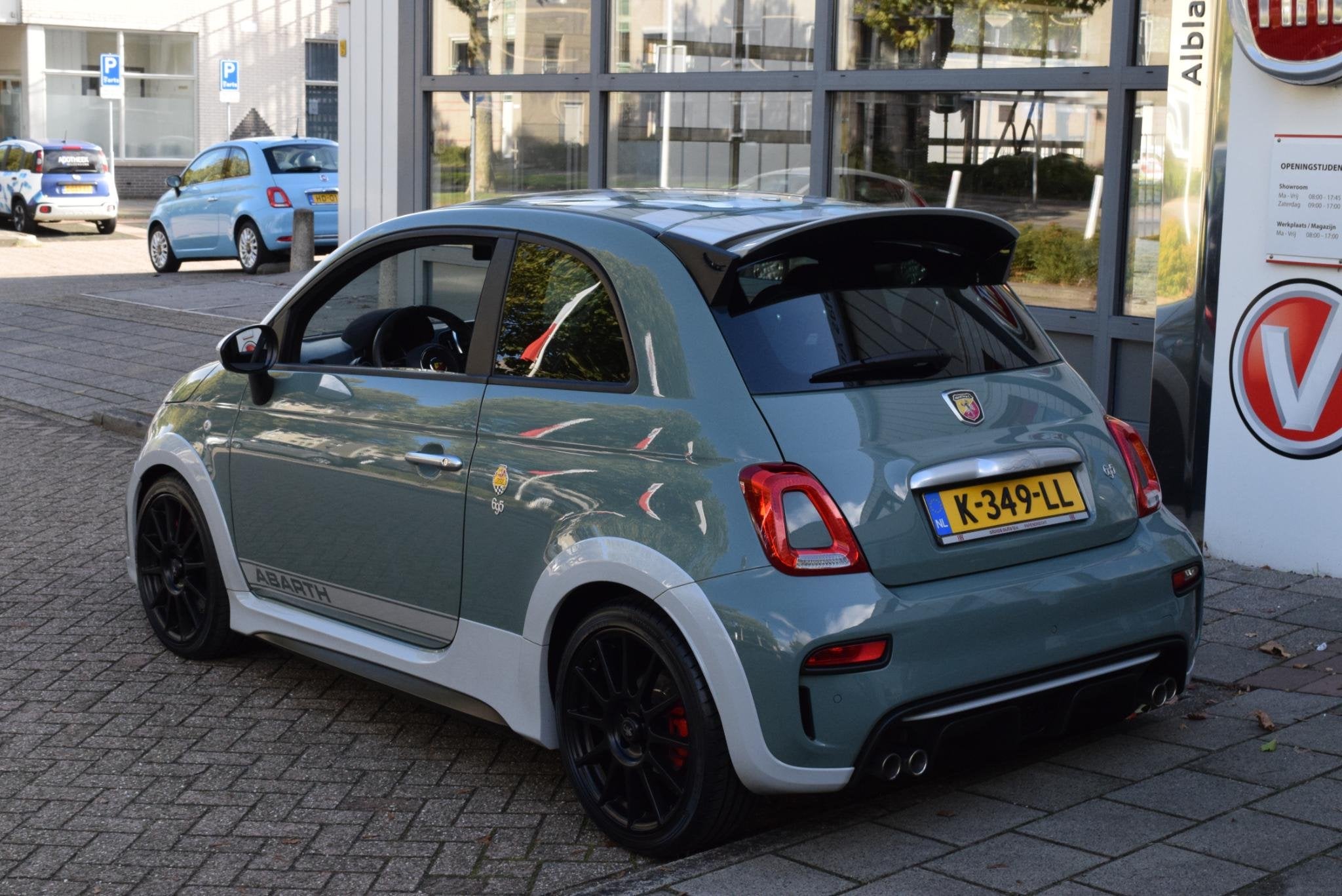 Abarth 695 1.4 T-Jet 180pk|70th Anniversary|1 van 1949, Auto's, Voorwielaandrijving, Stof, Euro 6, 4 cilinders