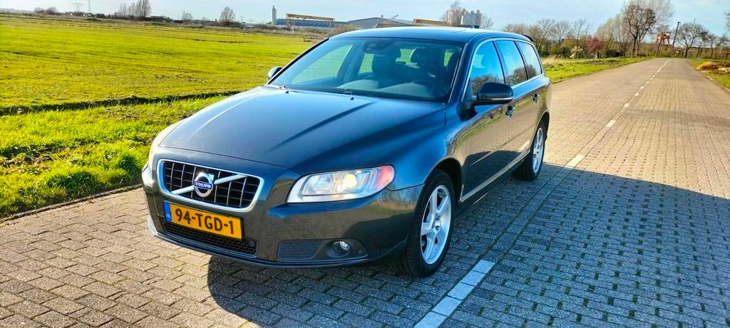 Volvo V70 T4 132KW Aut. 2012 Grijs, 1596 cc, Zwart, 4 cilinders, USB