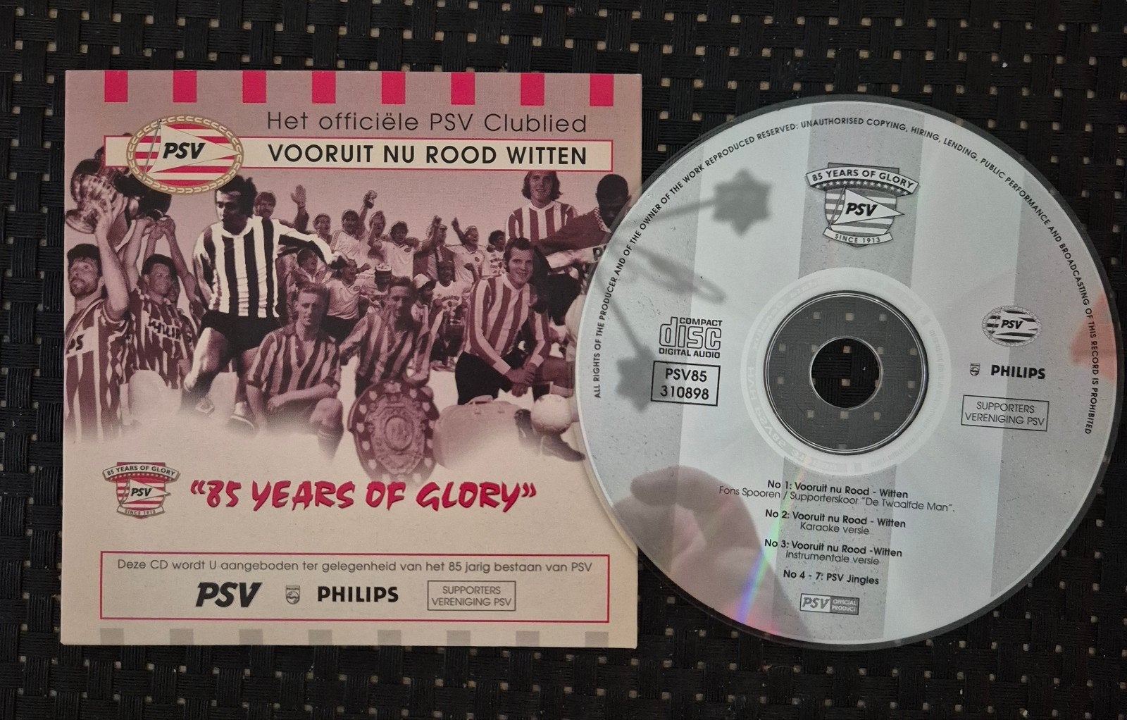 PSV Clublied CD "Vooruit nu Rood Witten" - 85 Jaar Glory, Cd's en Dvd's, Overige genres, Ophalen of Verzenden, Zo goed als nieuw