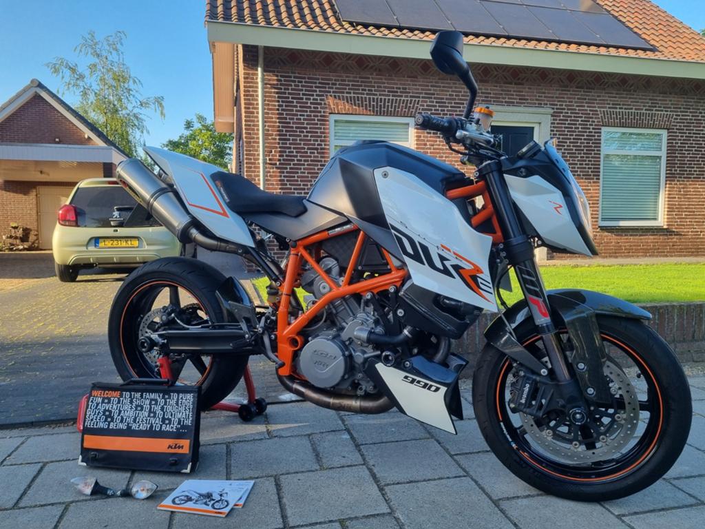 KTM 990 Superduke R 2009, Motoren, Motoren | KTM, Particulier, Naked bike, meer dan 35 kW, 2 cilinders, Motorrijbewijs A, Handgeschakeld