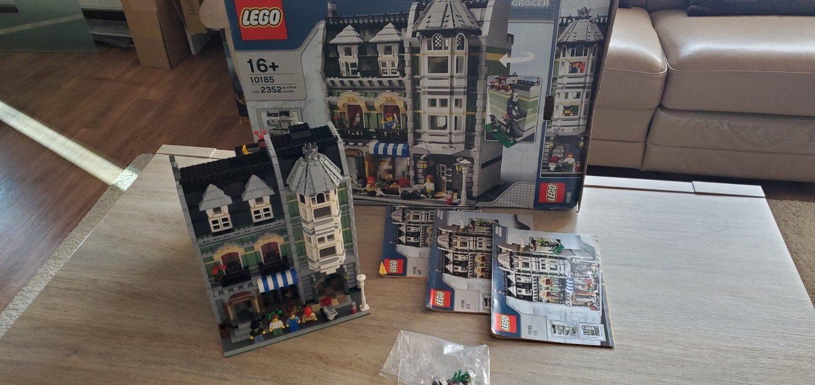 Lego 10185 Green Grocer
100% compleet en met doos , boekjes, Kinderen en Baby's, Speelgoed | Duplo en Lego, Ophalen of Verzenden