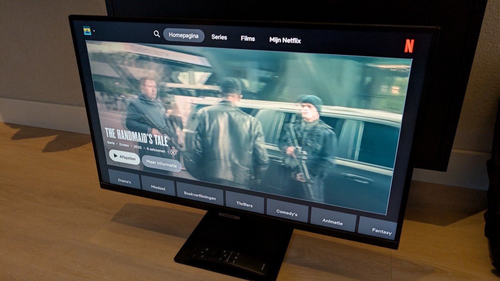 Samsung Smart Monitor M5 27 inch, Ophalen, 50 Hz, LCD, Zo goed als nieuw