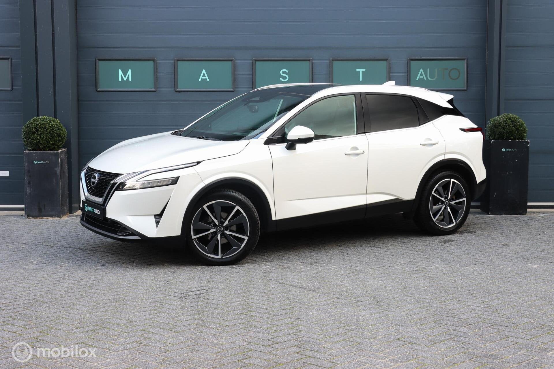 Nissan Qashqai 1.3 MHEV Visia|PANO|HUD|CAMERA|ACC|KEYLESS, Auto's, Gebruikt, Zwart, 4 cilinders, Leder en Stof