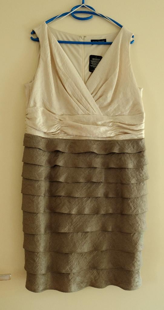 Feestelijke aparte jurk crème wit met licht taupe mt 44, Overige kleuren, Maat 42/44 (L), Ophalen of Verzenden, Knielengte