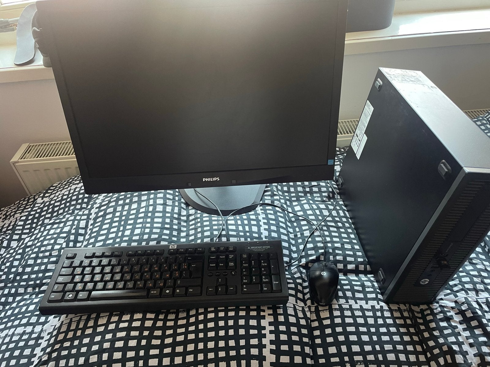 HP Elitedesk Desktop PC met Philips Monitor, Toetsenbord, Mu, Met monitor, Ophalen of Verzenden, Zo goed als nieuw, SSD