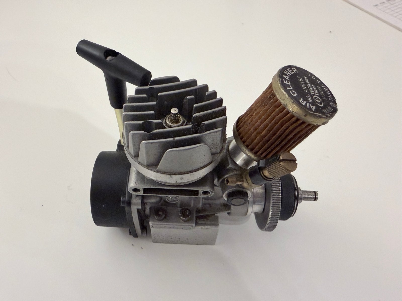 ThunderTiger .12 brandstof motor, Gebruikt, Ophalen of Verzenden, Schaal 1:10, Onderdeel