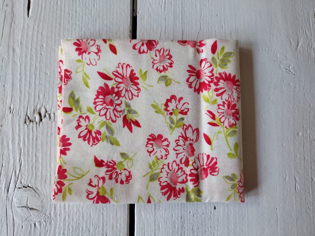 Hele mooie quiltstof/patchworkstof - bloem, rood/roze/groen, Nieuw, Ophalen of Verzenden, Katoen, Roze