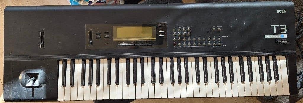 T3 Korg keyboard, Muziek en Instrumenten, Keyboards, Ophalen, Gebruikt, 61 toetsen, Korg
