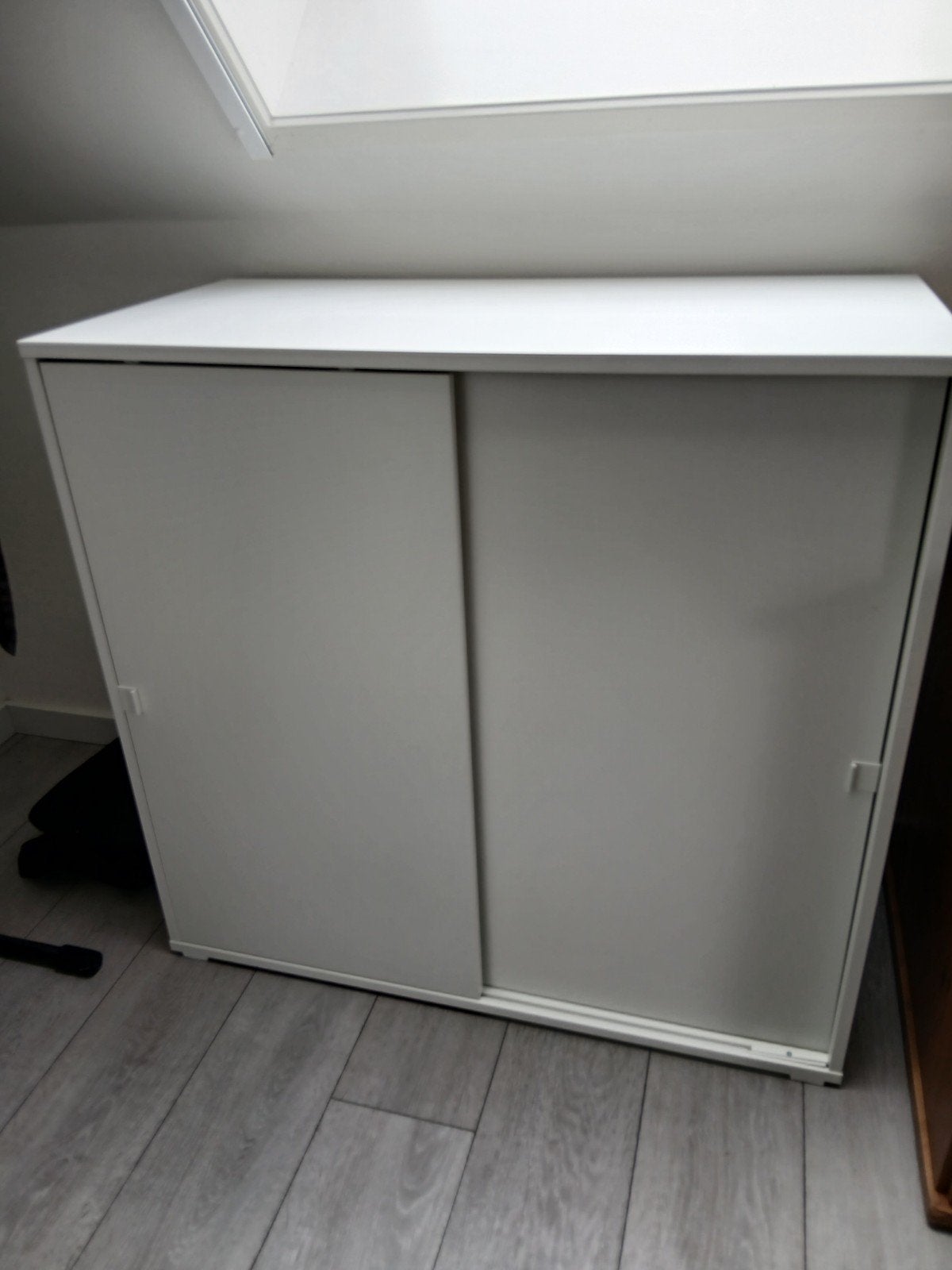 witte kast met schuifdeuren., Huis en Inrichting, Ophalen, Zo goed als nieuw, Minder dan 150 cm, Minder dan 100 cm
