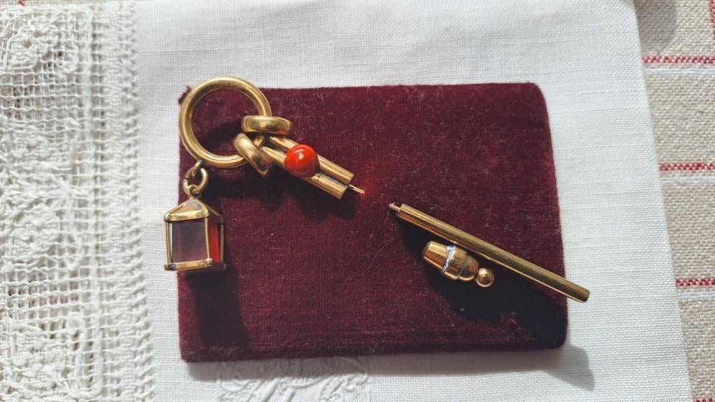 SPELDBROCHE 2 DELIG ANTIEK, Antiek en Kunst, Verzenden