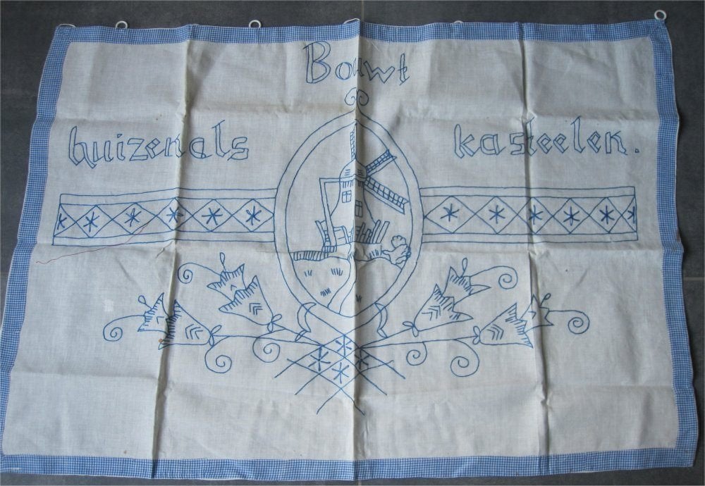 Antiek wandkleed (begin 1900) 'Bouwt huizen als Kasteelen', Antiek en Kunst, Ophalen of Verzenden