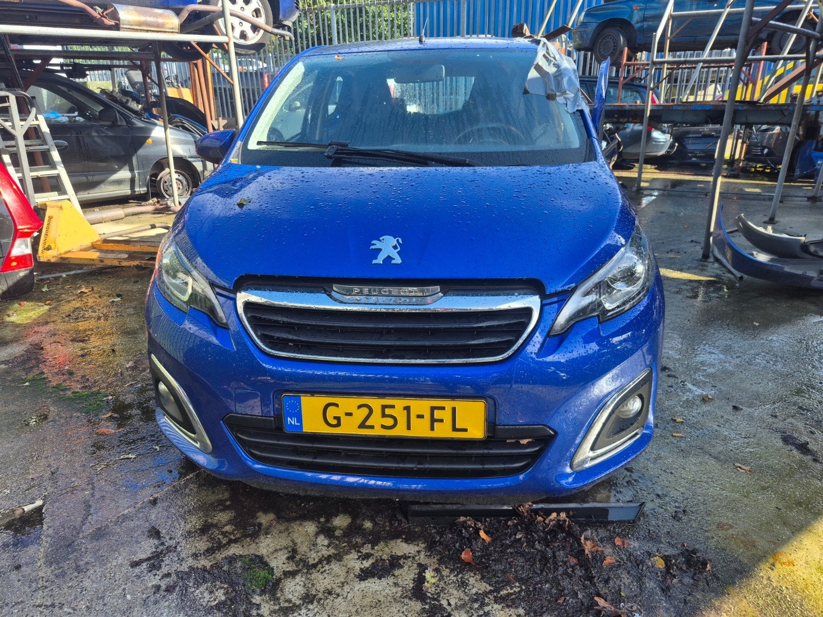 Peugeot 108 met zijschade - Ideaal onderdelen of reparatie!, Auto diversen, Ophalen, Blauw, Handgeschakeld, 998 cc