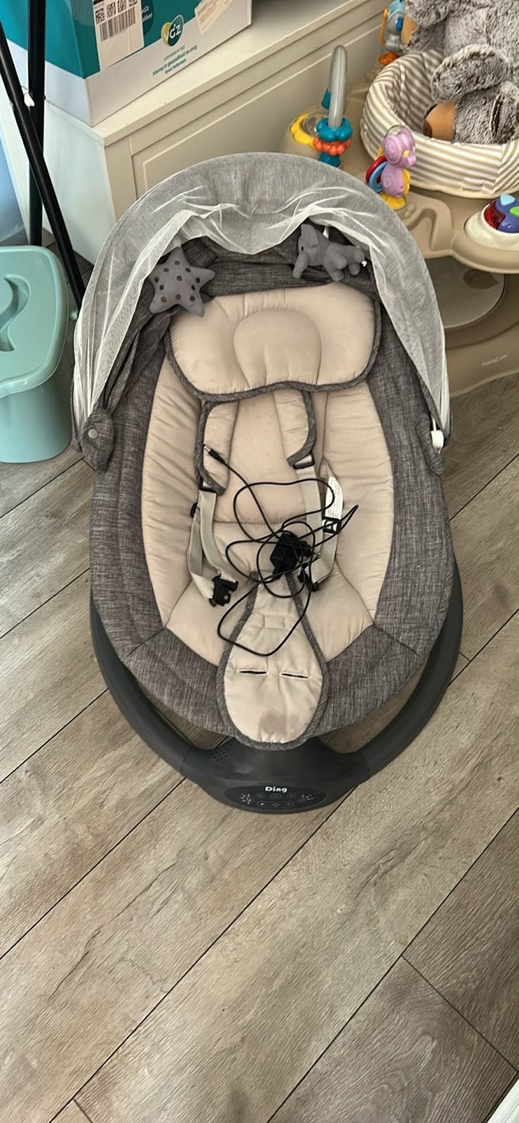 Zo goed als nieuwe Ding Hugg Grey Swing Babyschommel met muz, Ophalen of Verzenden, Zo goed als nieuw