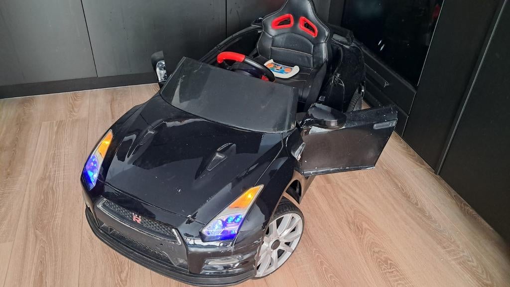 Elektrische kinderauto - Lader defect, auto werkt perfect, Ophalen, Gebruikt, Afstandsbediening