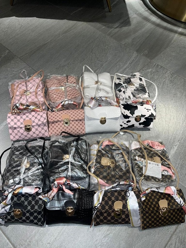 SPOED!! Rest-Partij italiaanse handtassen te koop 120 stuks, Sieraden, Tassen en Uiterlijk, Ophalen of Verzenden, Nieuw, Overige kleuren