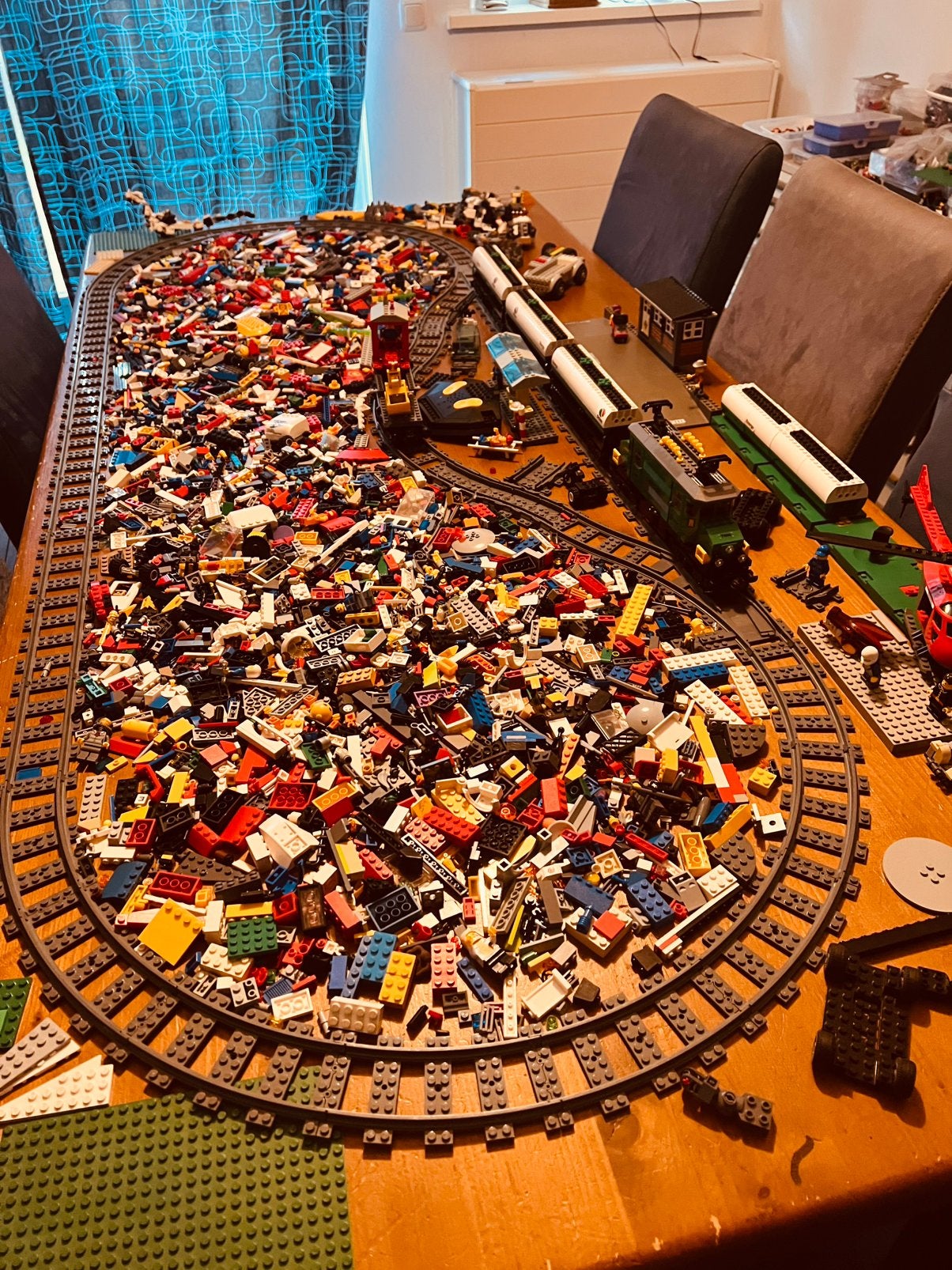 Lego gemengd echte lego met rijdende trein, Ophalen of Verzenden, Zo goed als nieuw